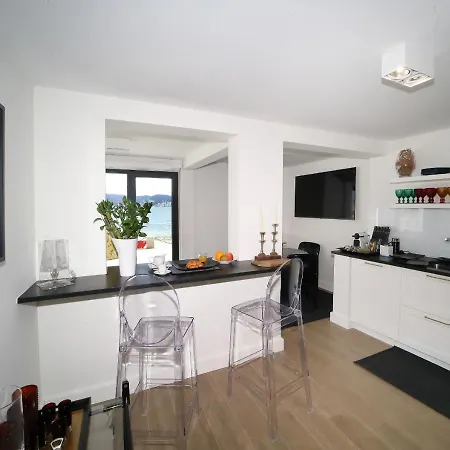 Casa Maeca. En La Playa Y Recien Reformada. Vilagarcia de Arousa