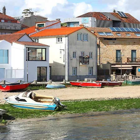 Casa Maeca. En La Playa Y Recien Reformada. Willa Vilagarcia de Arousa